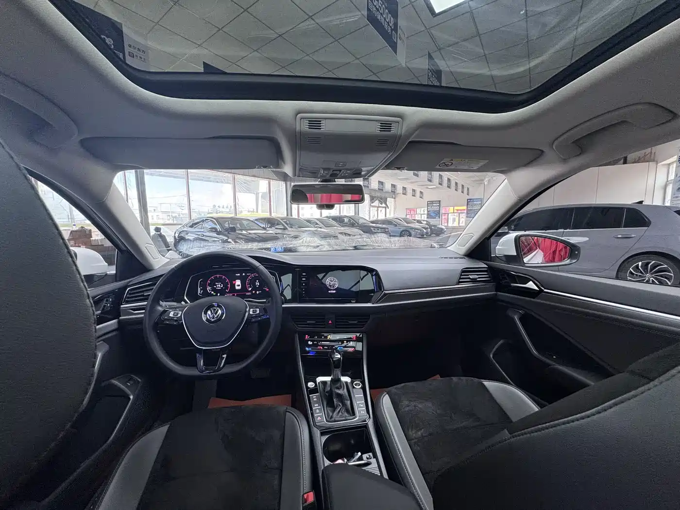 Volkswagen Sagitar 2021 280TSI DSG Luxury Smart Connect