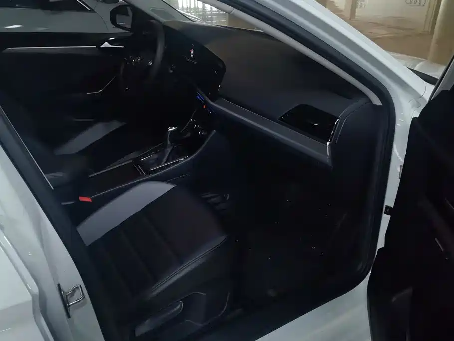 Volkswagen Sagitar 2022 200TSI DSG Soaring Edition