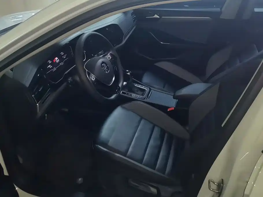 Volkswagen Sagitar 2022 200TSI DSG Soaring Edition