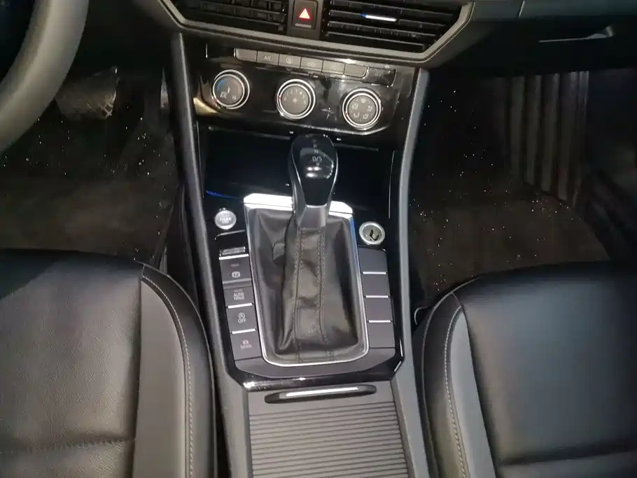 Volkswagen Sagitar 2022 200TSI DSG Soaring Edition