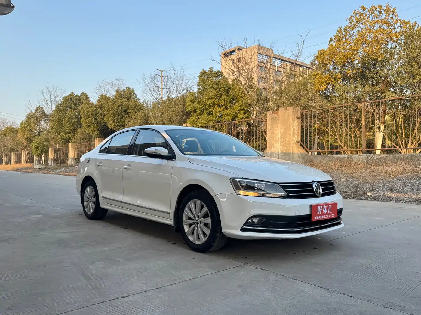 Volkswagen Sagitar 2015 1.6L Automatic Comfort