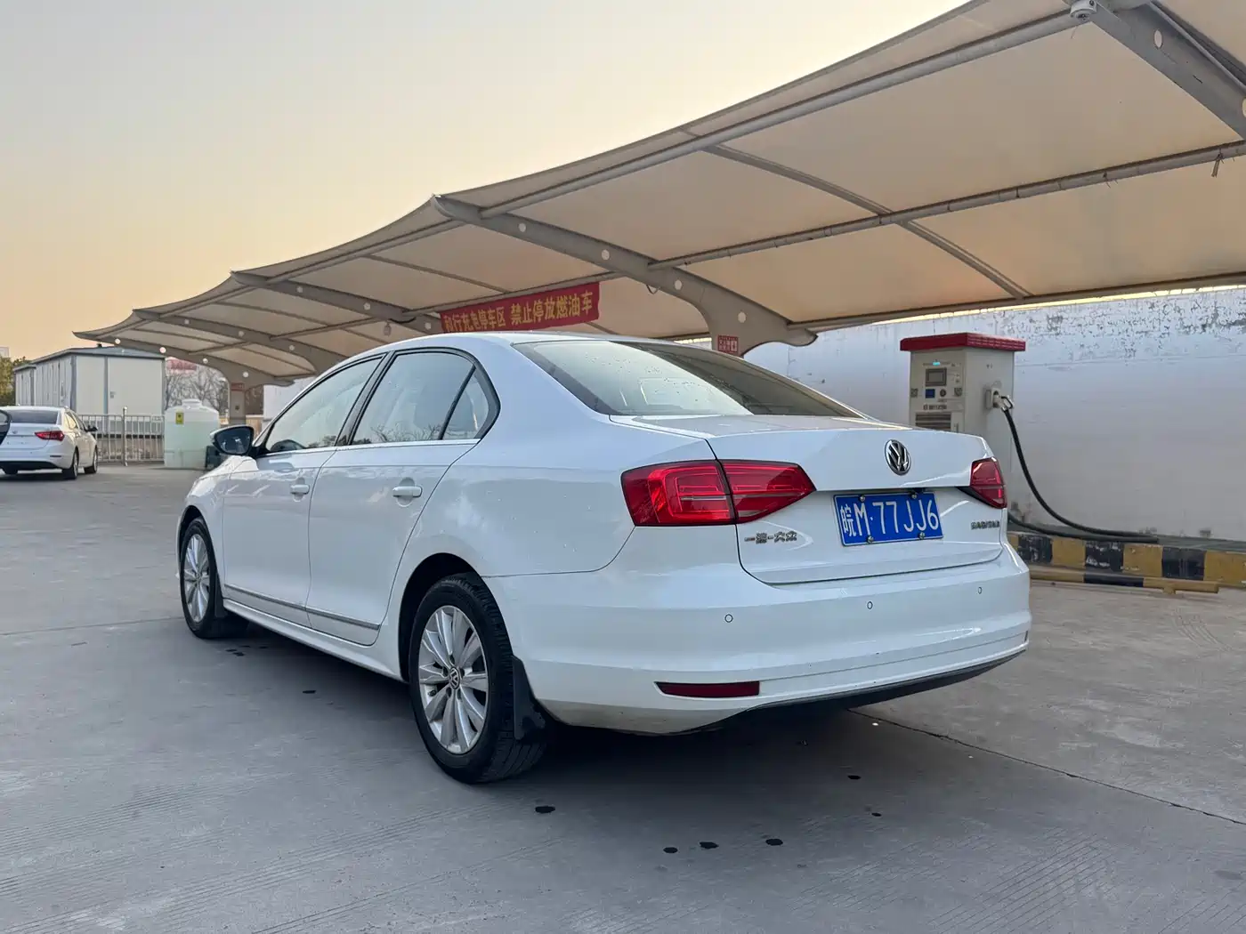 Volkswagen Sagitar 2015 1.6L Automatic Comfort