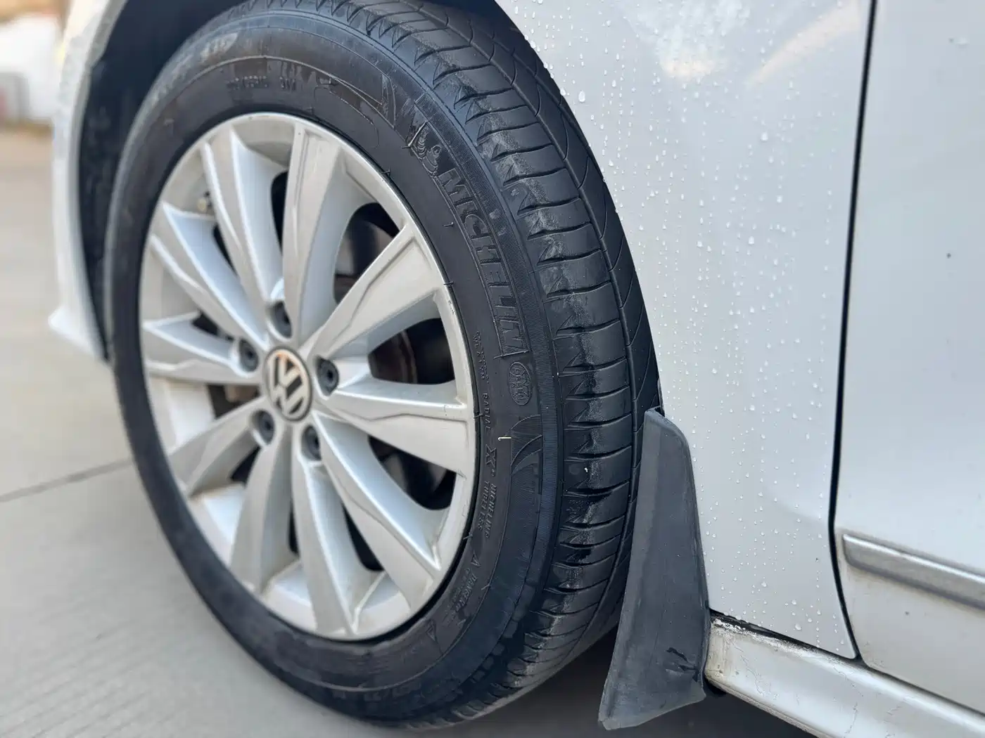 Volkswagen Sagitar 2015 1.6L Automatic Comfort