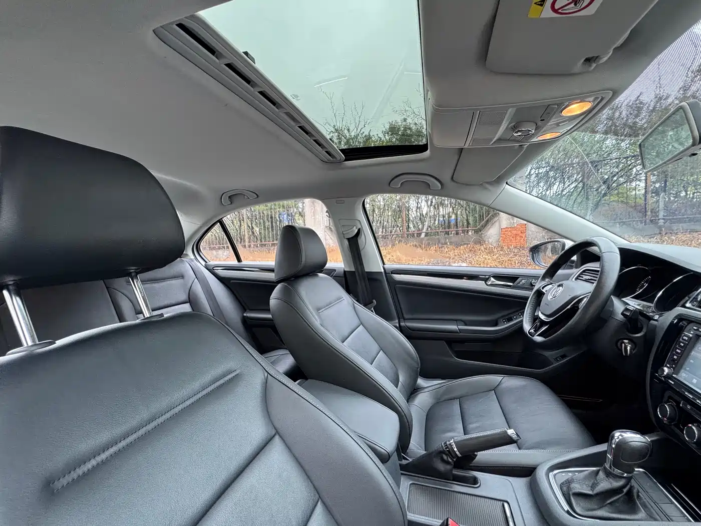 Volkswagen Sagitar 2015 1.6L Automatic Comfort