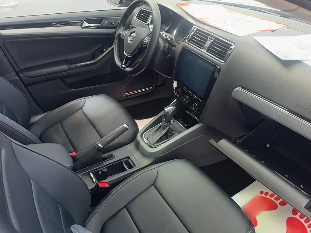 Volkswagen Sagitar 2018 1.6L Automatic Comfort