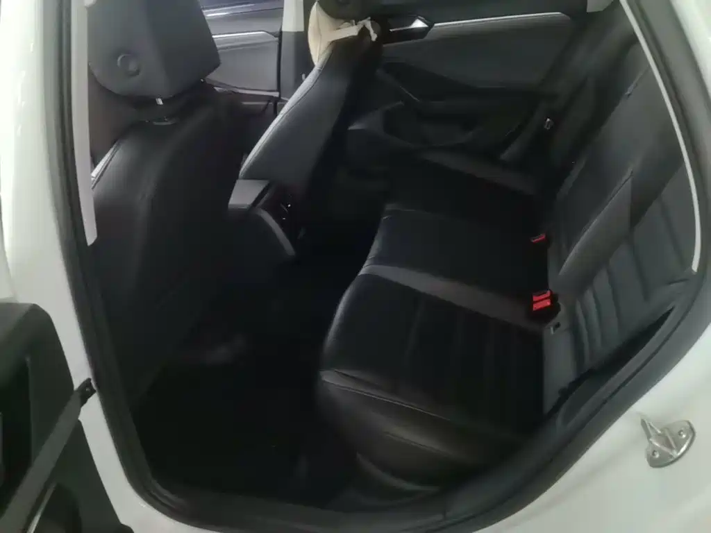 Volkswagen Sagitar 2021 280TSI DSG Surpassing Edition