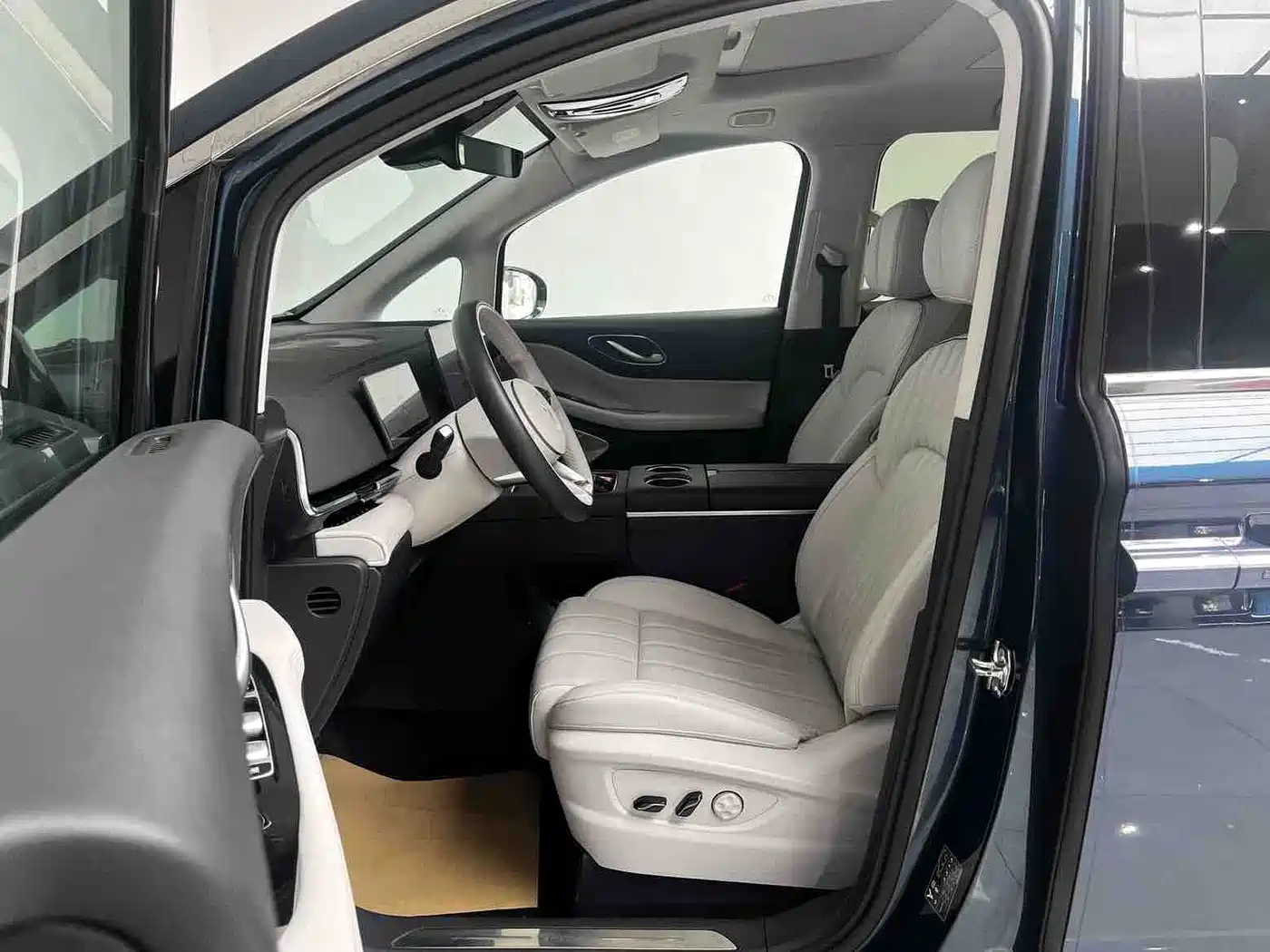Voyah Auto Voyah Dreamer 2025 PHEV AWD Flagship Kunpeng Edition