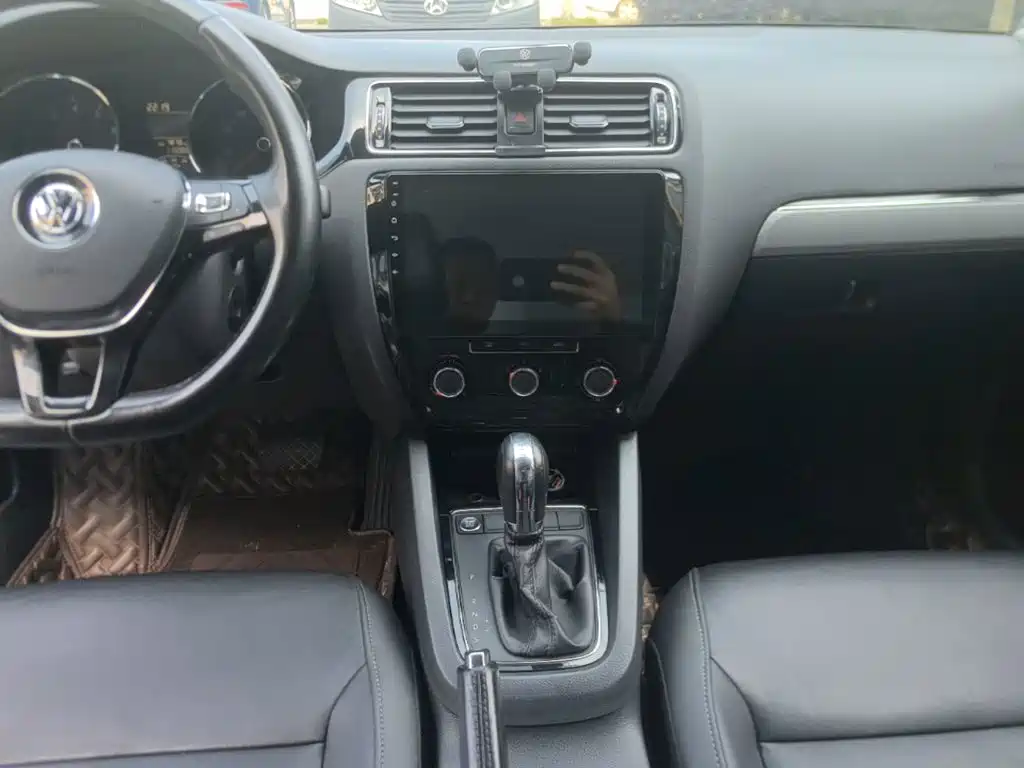 Volkswagen Sagitar 2017 1.6L Automatic Comfort