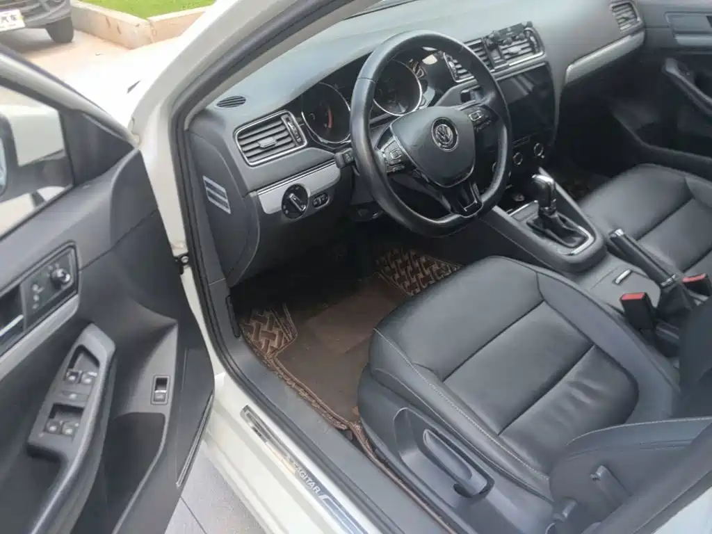Volkswagen Sagitar 2017 1.6L Automatic Comfort