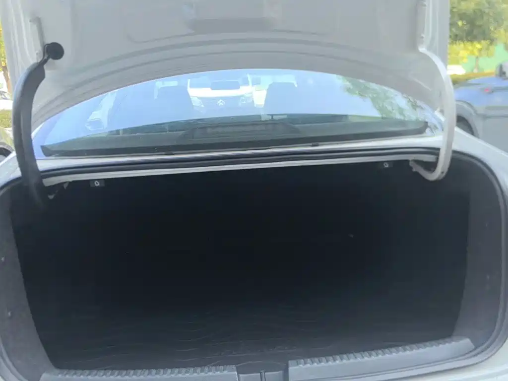 Volkswagen Sagitar 2017 1.6L Automatic Comfort