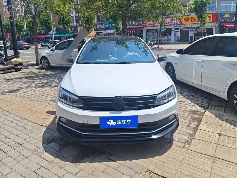 Volkswagen Sagitar 2018 1.6L Automatic Comfort
