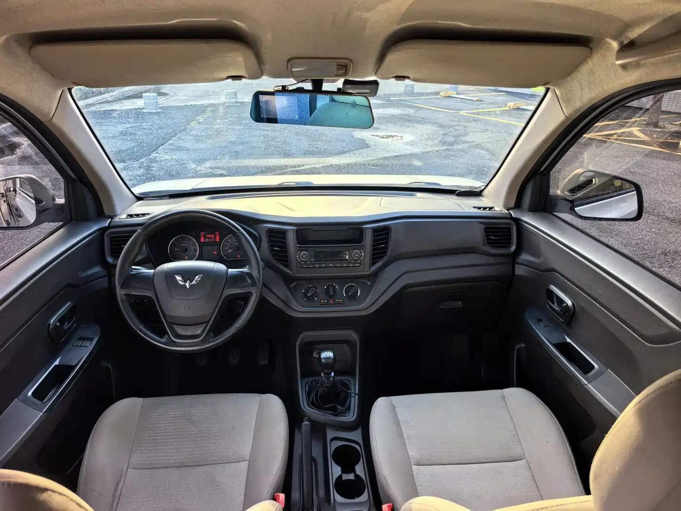 Wuling Motors Wuling Hongguang V 2019 1.5L Basic China VI LAR