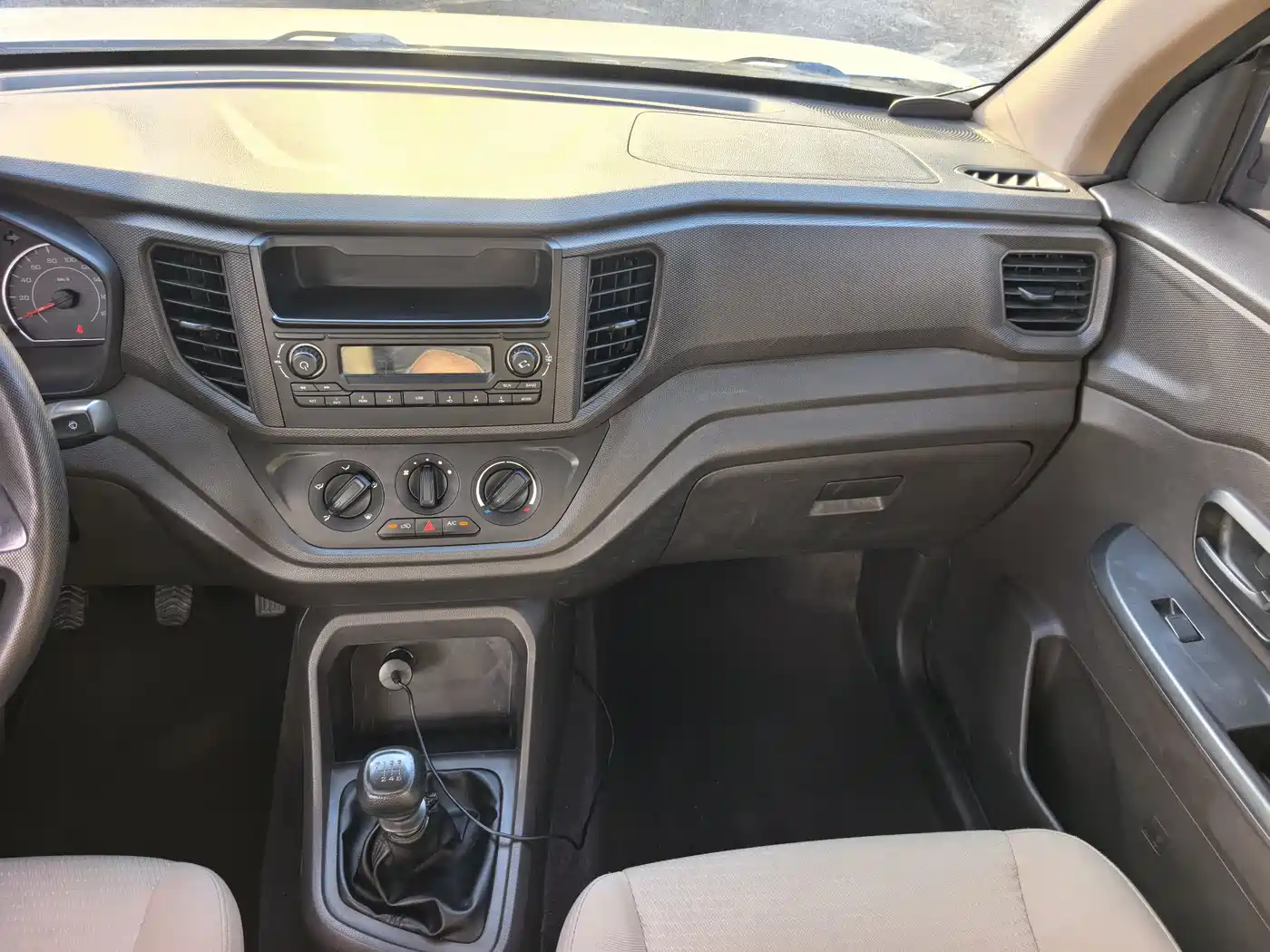 Wuling Motors Wuling Hongguang V 2019 1.5L Basic China VI LAR