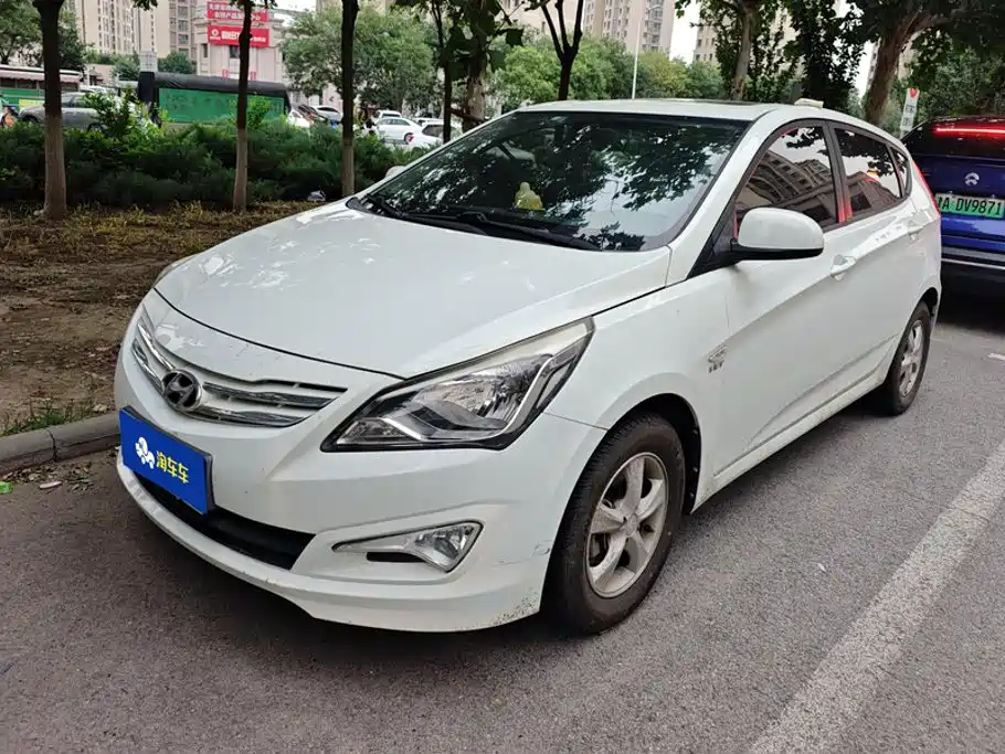 Hyundai Reina 2014 1.4L Manual GLX