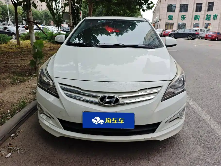 Hyundai Reina 2014 1.4L Manual GLX