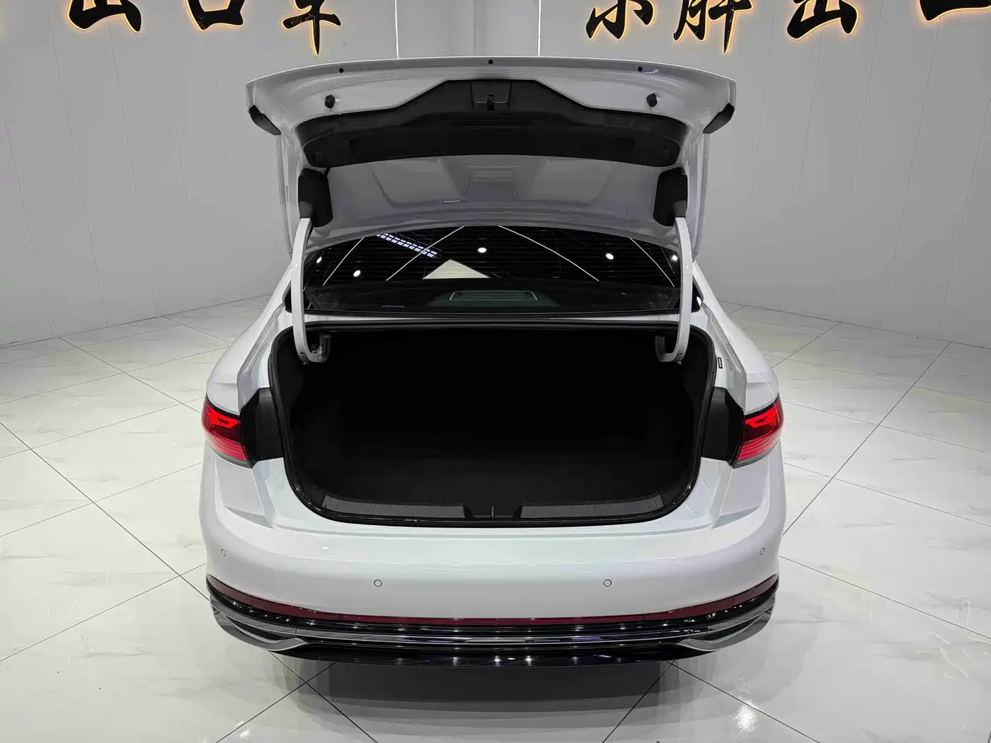 Volkswagen Sagitar 2023 280TSI DSG Surpass Plus Edition