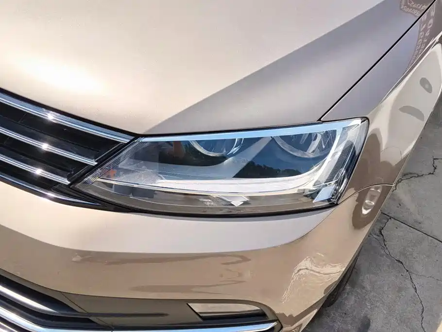 Volkswagen Sagitar 2015 1.6L Manual Comfort