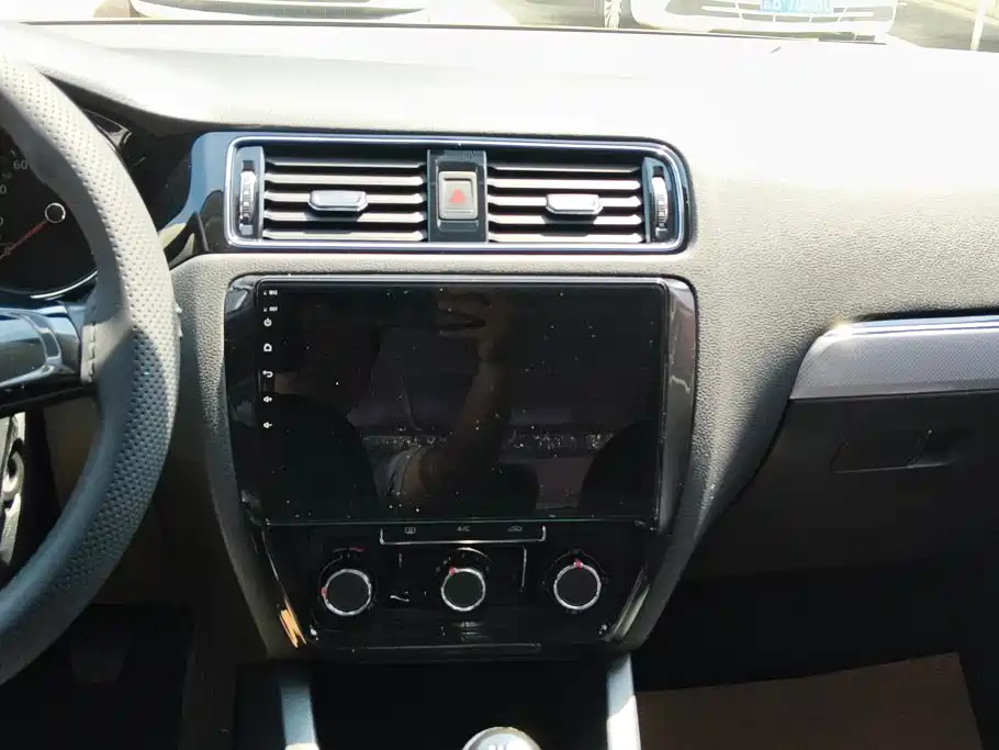 Volkswagen Sagitar 2015 1.6L Manual Comfort