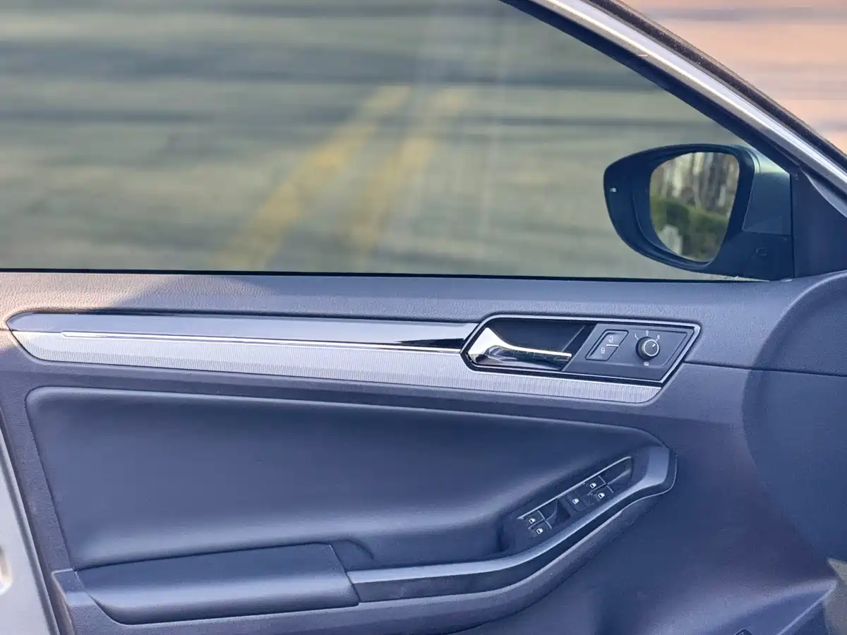 Volkswagen Sagitar 2018 1.6L Automatic Comfort