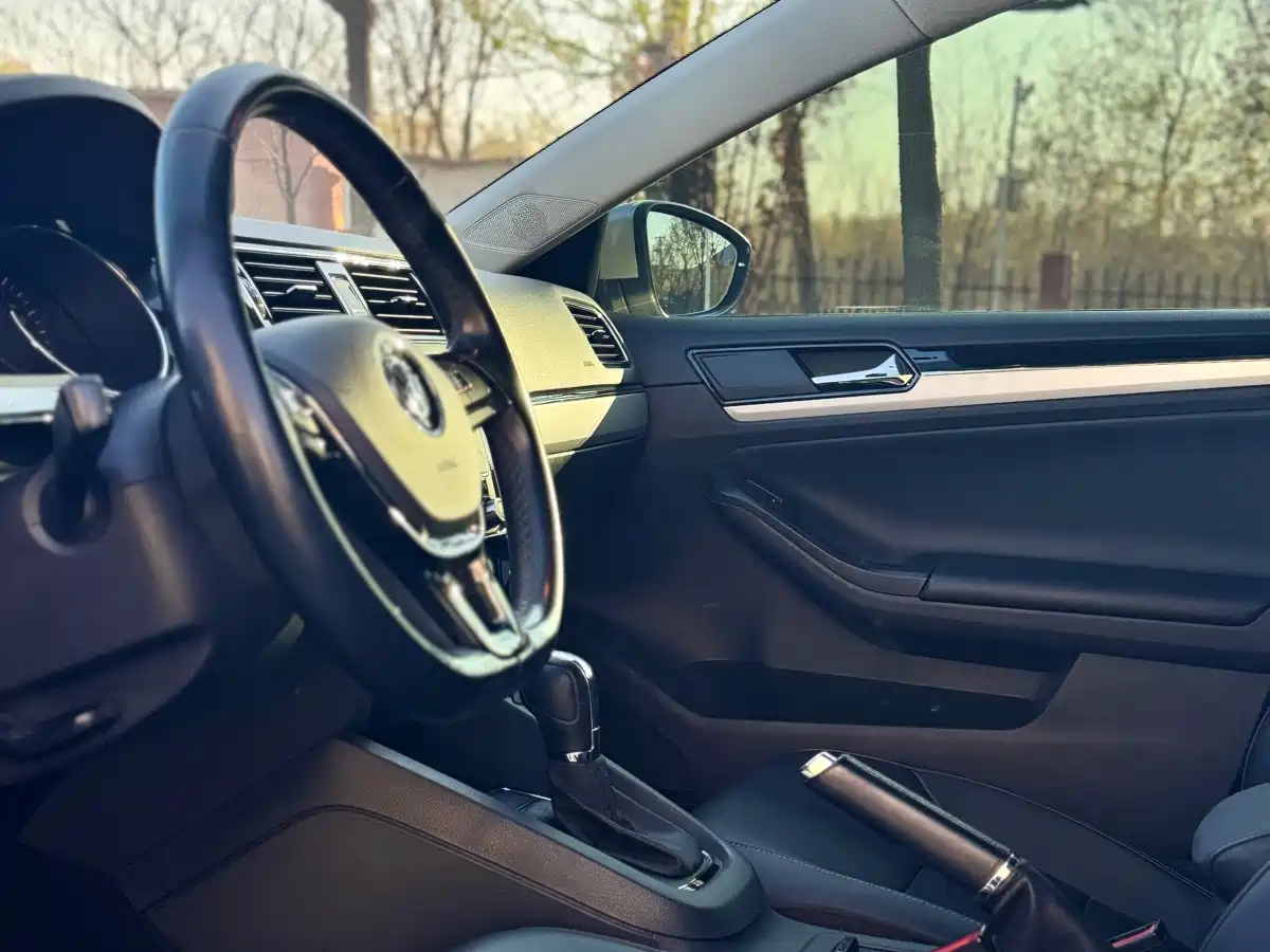 Volkswagen Sagitar 2018 1.6L Automatic Comfort