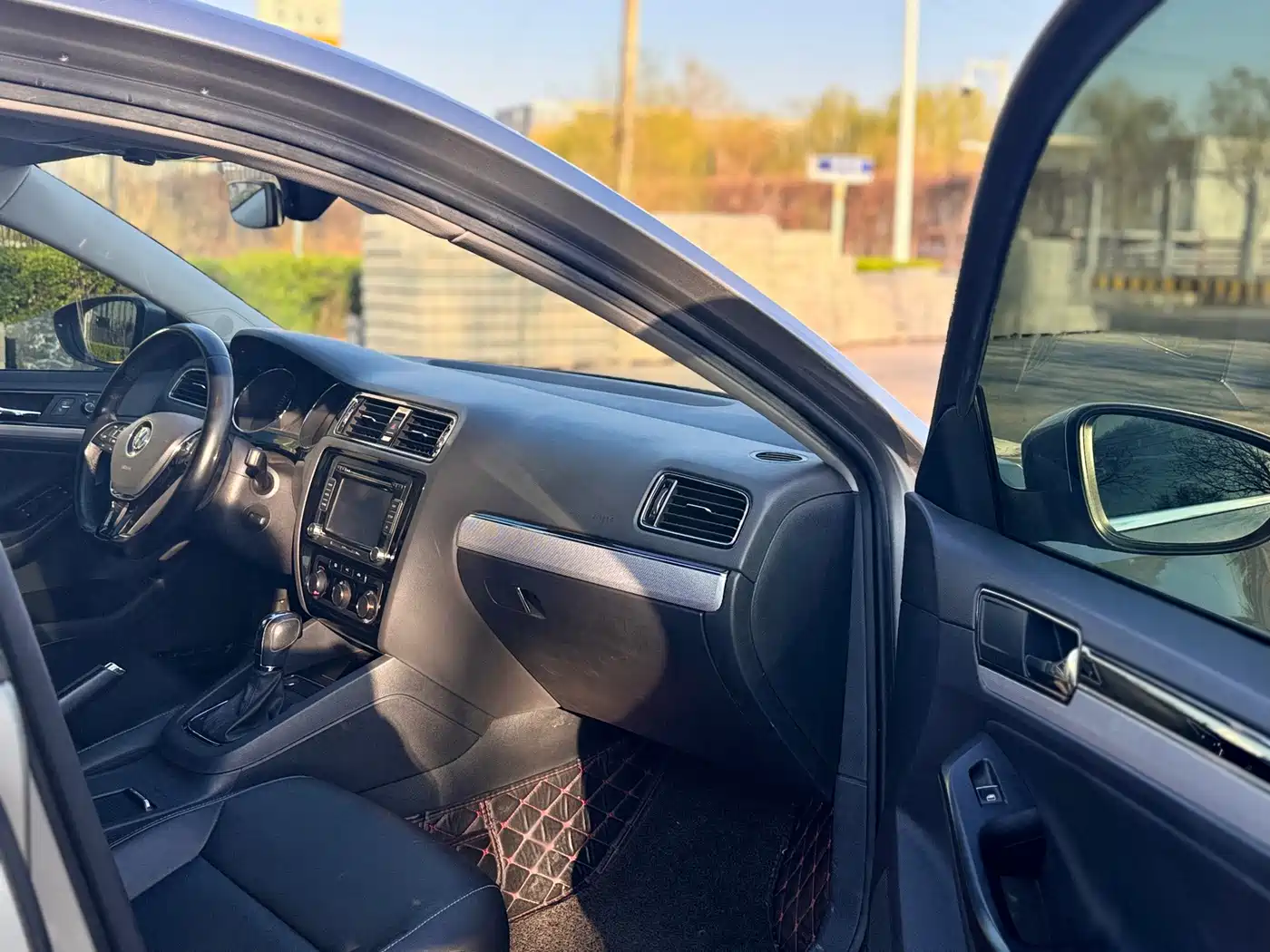 Volkswagen Sagitar 2018 1.6L Automatic Comfort