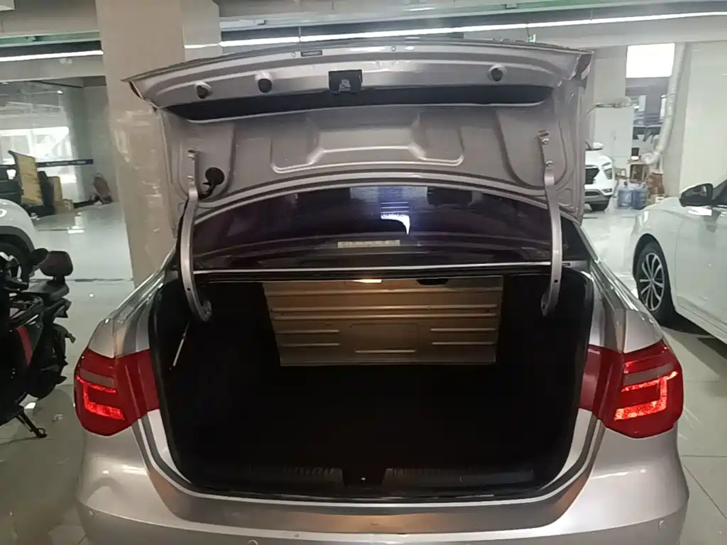 Volkswagen Jetta 2015 Value Edition 1.6L Manual Fashion