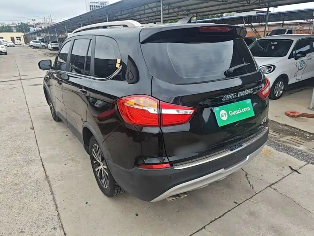 SWM Motor SWM X7 2020 2.0L Manual Comfort 7-seater