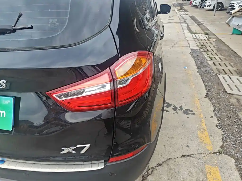 SWM Motor SWM X7 2020 2.0L Manual Comfort 7-seater