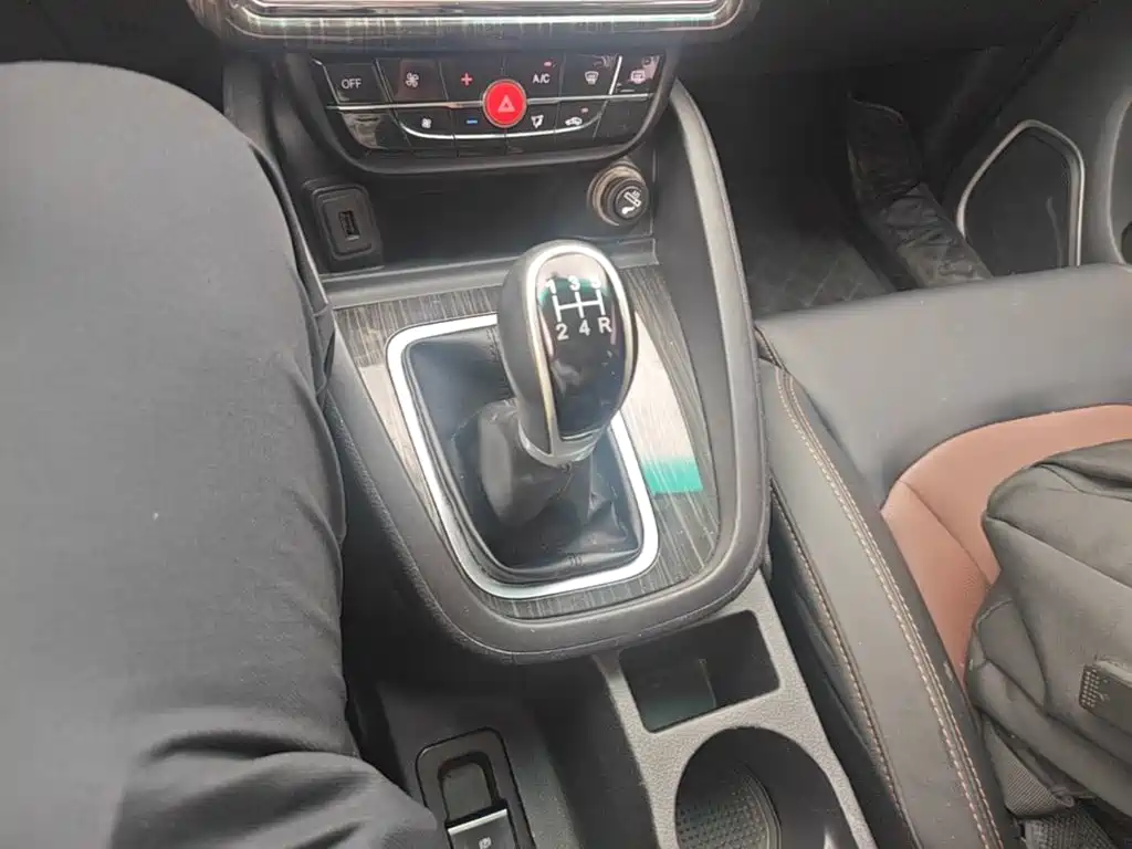 SWM Motor SWM X7 2020 2.0L Manual Comfort 7-seater