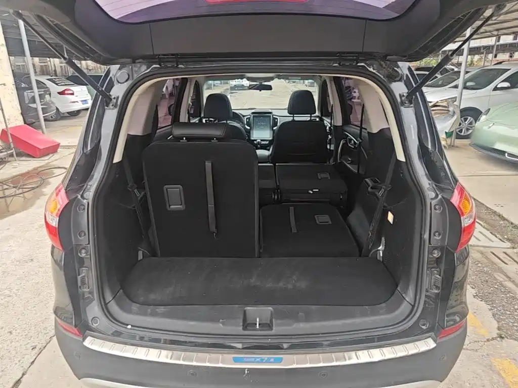 SWM Motor SWM X7 2020 2.0L Manual Comfort 7-seater