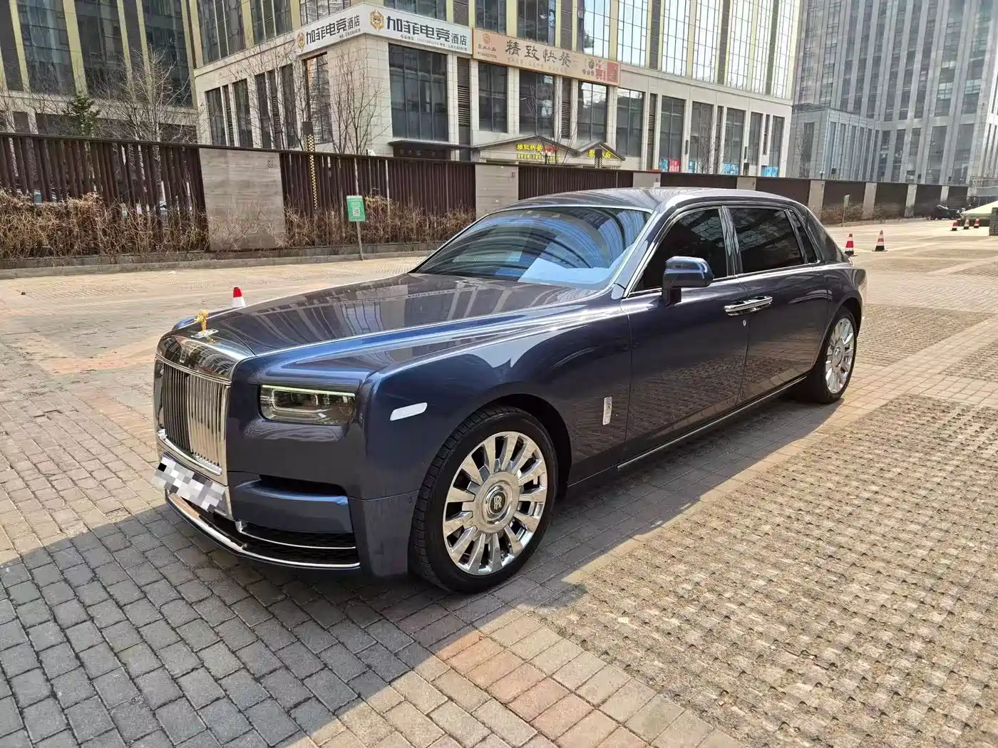 Rolls-Royce Phantom 2024 Long Wheelbase Series II