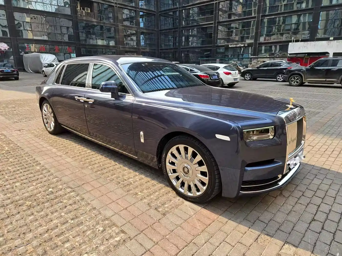 Rolls-Royce Phantom 2024 Long Wheelbase Series II