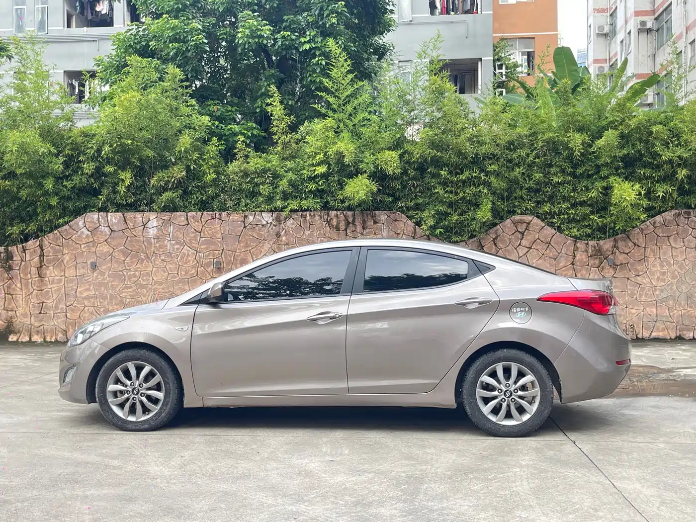 Hyundai Langdong 2015 1.6L Auto Trend