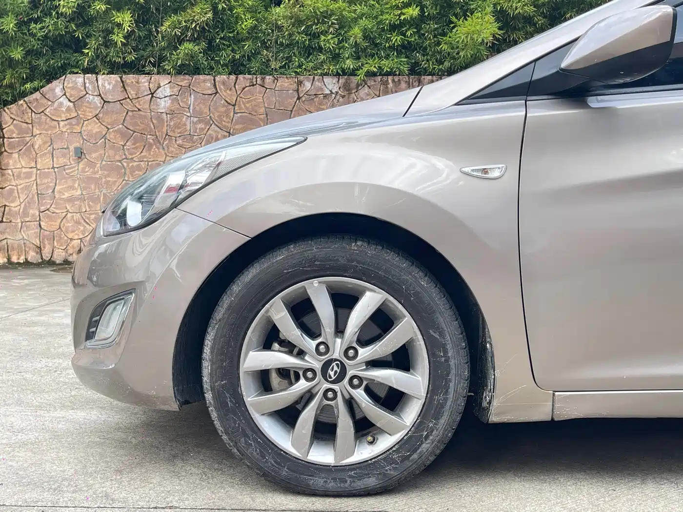 Hyundai Langdong 2015 1.6L Auto Trend