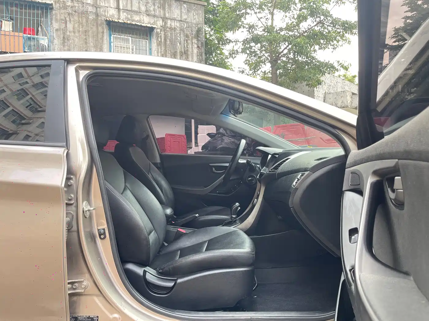 Hyundai Langdong 2015 1.6L Auto Trend