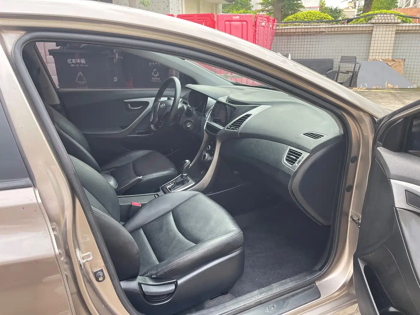 Hyundai Langdong 2015 1.6L Auto Trend