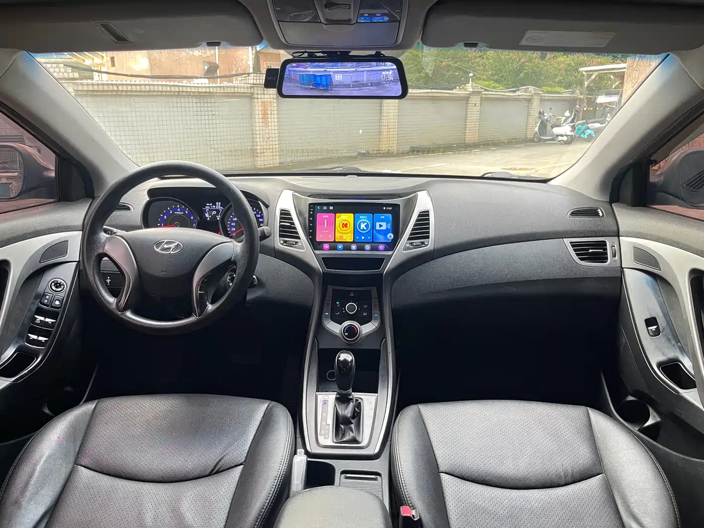 Hyundai Langdong 2015 1.6L Auto Trend