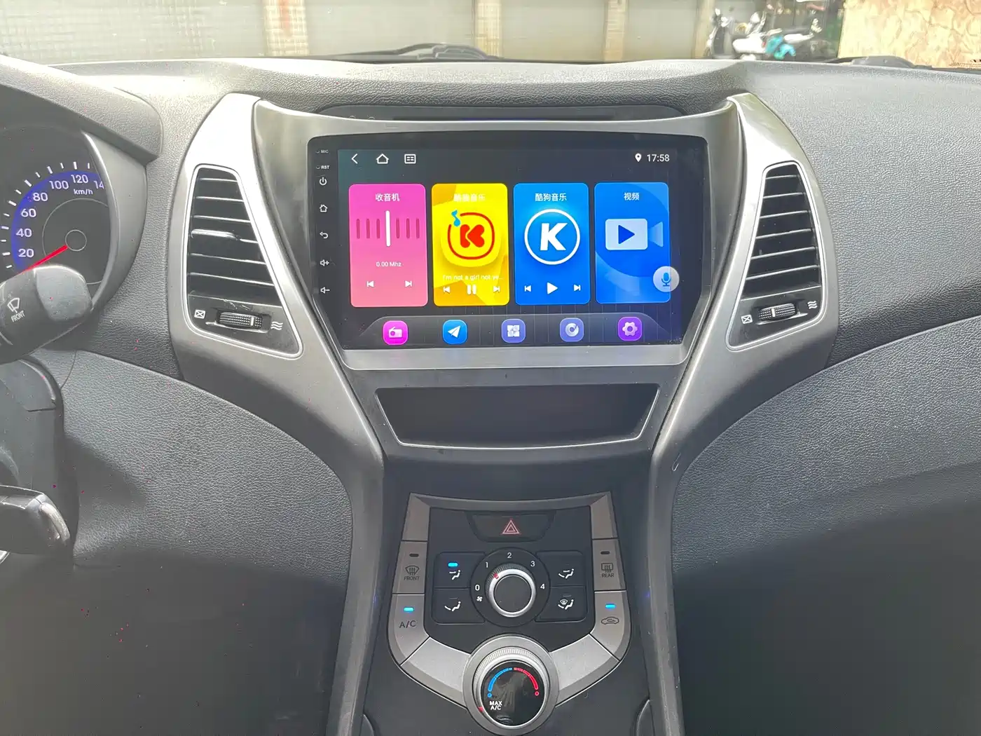 Hyundai Langdong 2015 1.6L Auto Trend