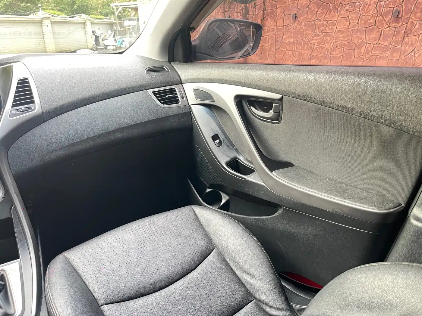 Hyundai Langdong 2015 1.6L Auto Trend