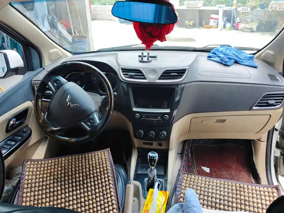 Wuling Motors Wuling Hongguang 2016 1.5L S1 Premium Model China V