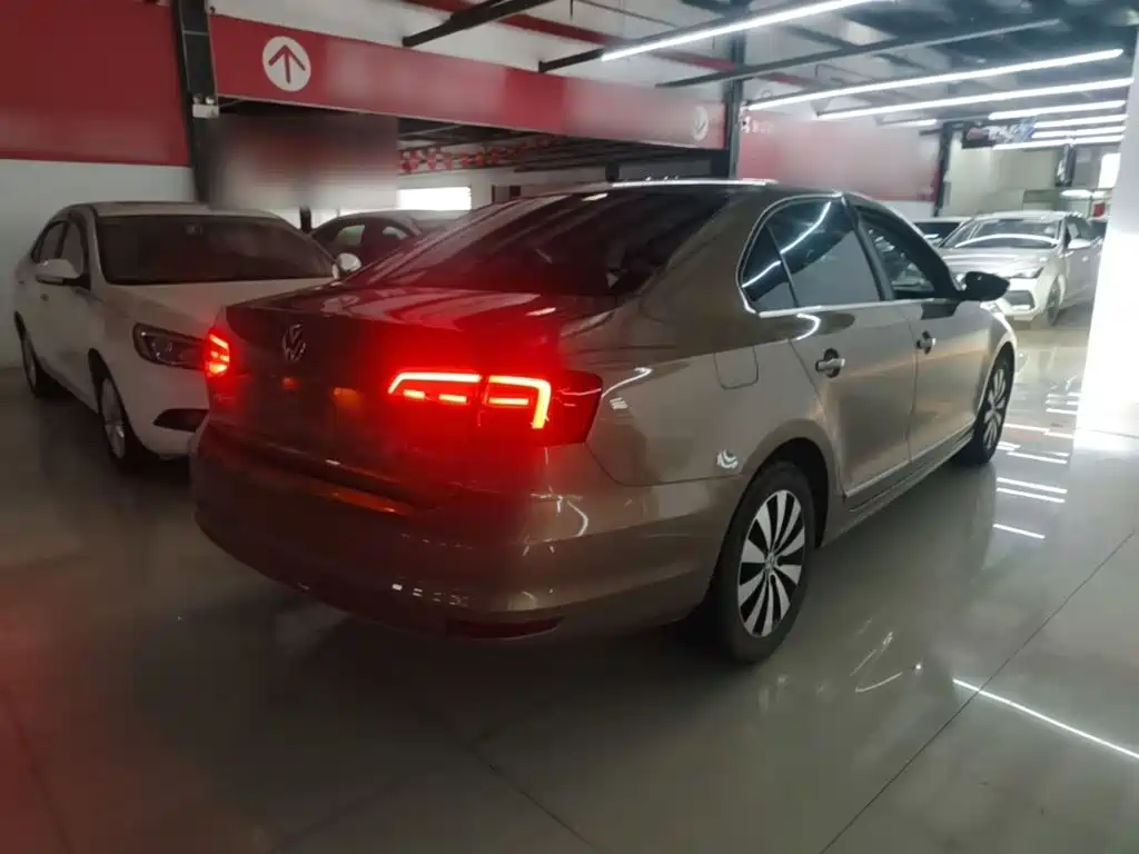 Volkswagen Sagitar 2018 1.6L Automatic Comfort