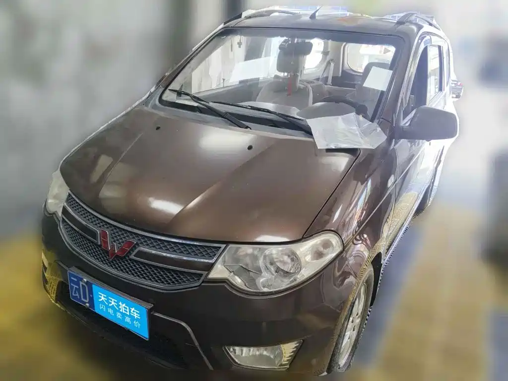 Wuling Motors Wuling Hongguang 2014 1.5L S Standard