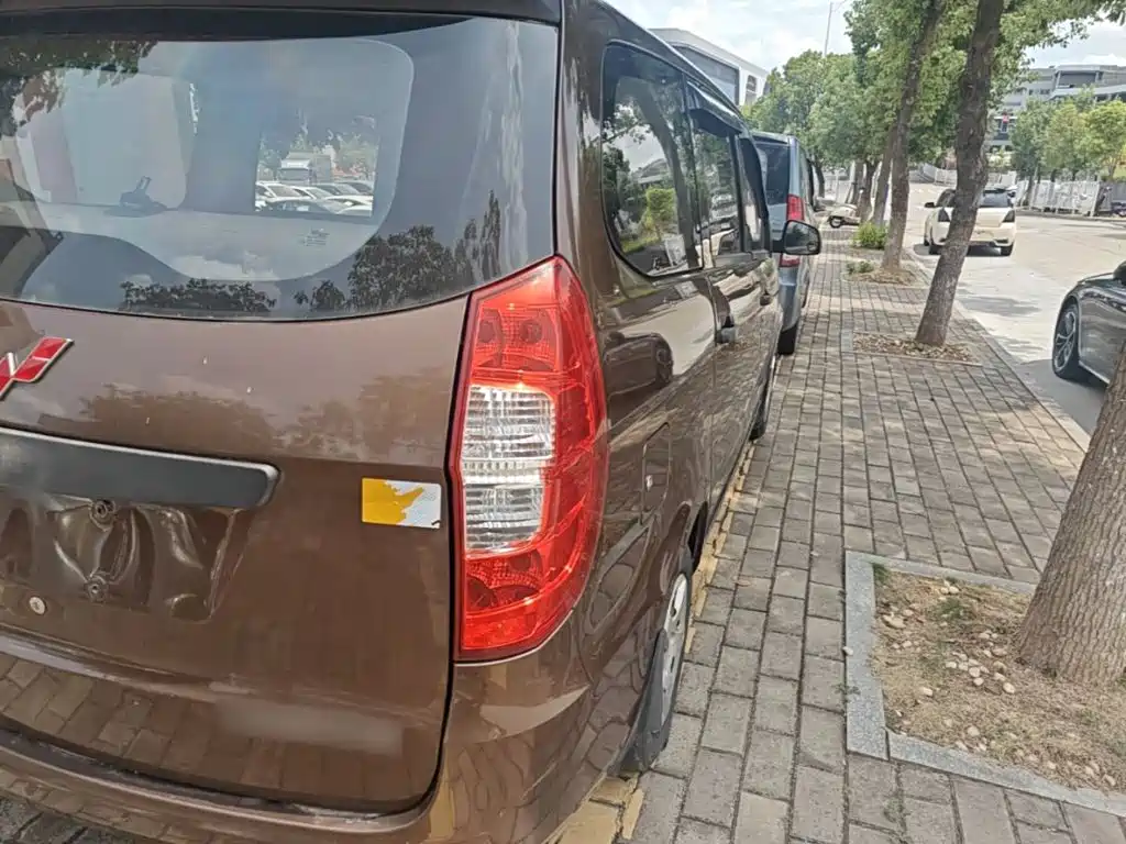 Wuling Motors Wuling Hongguang 2015 1.2L S Basic China V