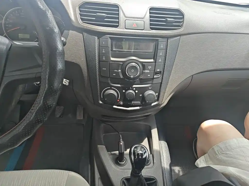 Wuling Motors Wuling Hongguang 2015 1.2L S Basic China V