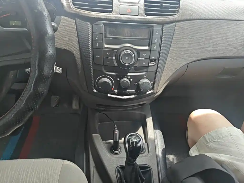 Wuling Motors Wuling Hongguang 2015 1.2L S Basic China V