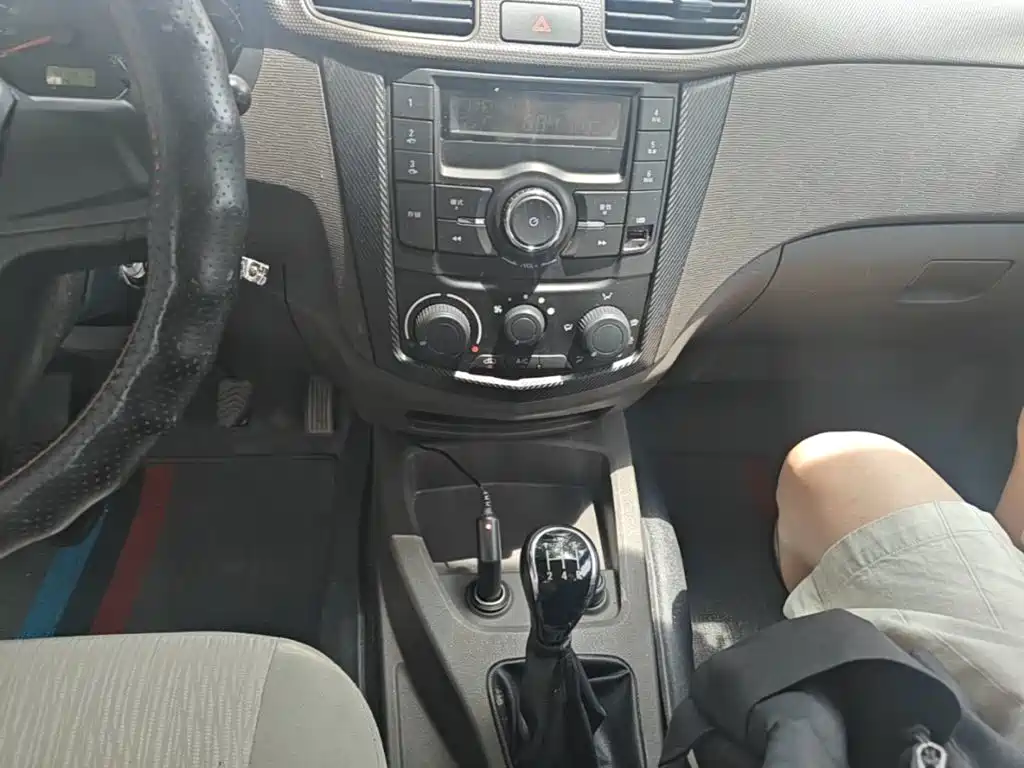 Wuling Motors Wuling Hongguang 2015 1.2L S Basic China V