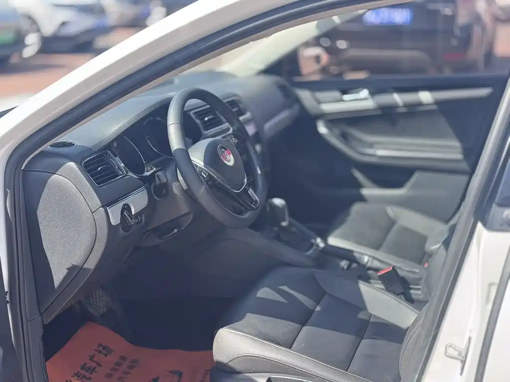 Volkswagen Sagitar 2017 230TSI Automatic Comfort