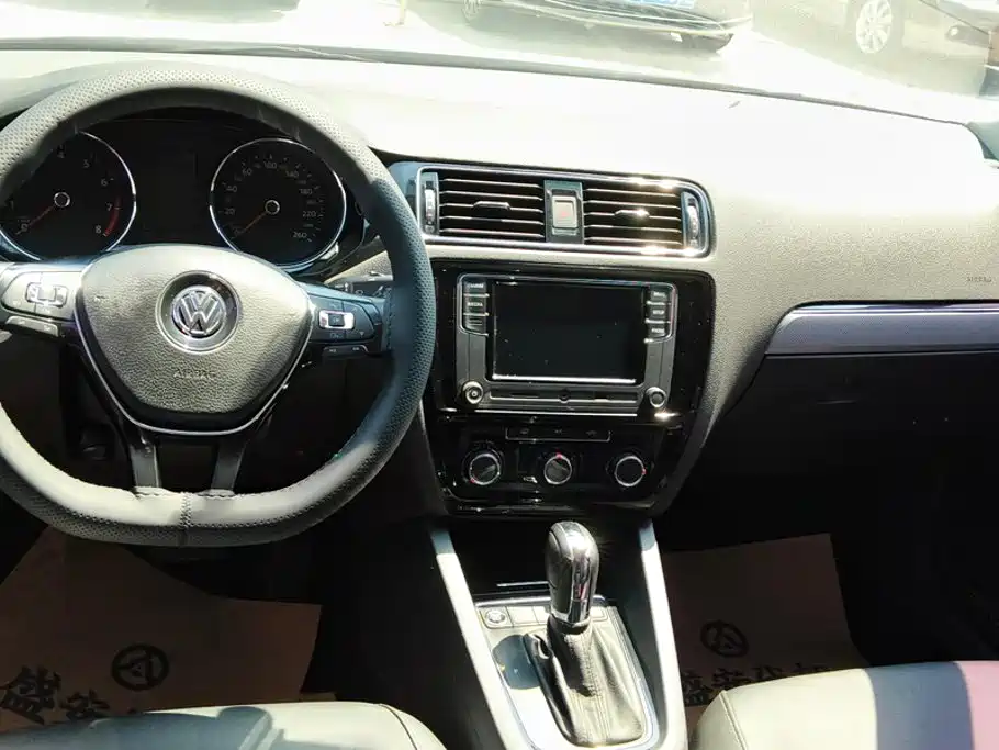 Volkswagen Sagitar 2017 1.6L Automatic Comfort