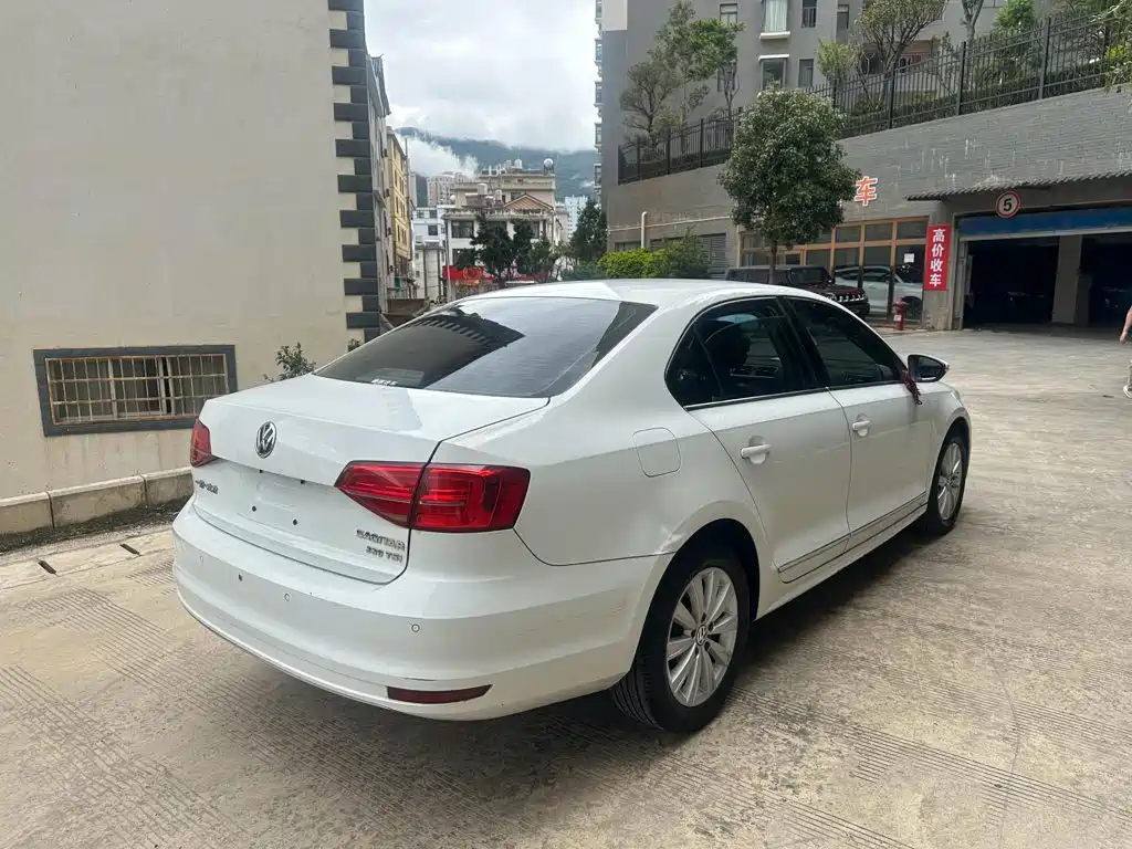 Volkswagen Sagitar 2015 230TSI Automatic Comfort