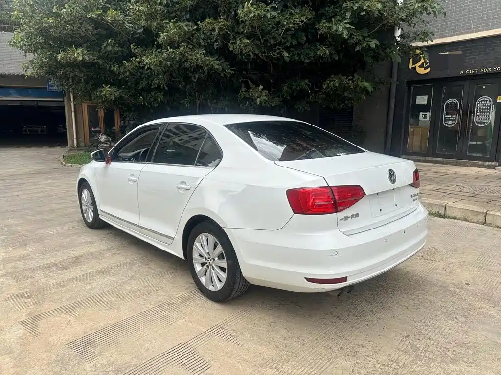 Volkswagen Sagitar 2015 230TSI Automatic Comfort